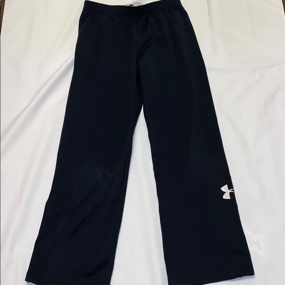 Black, semi-fitted Under Armour Sweatpants